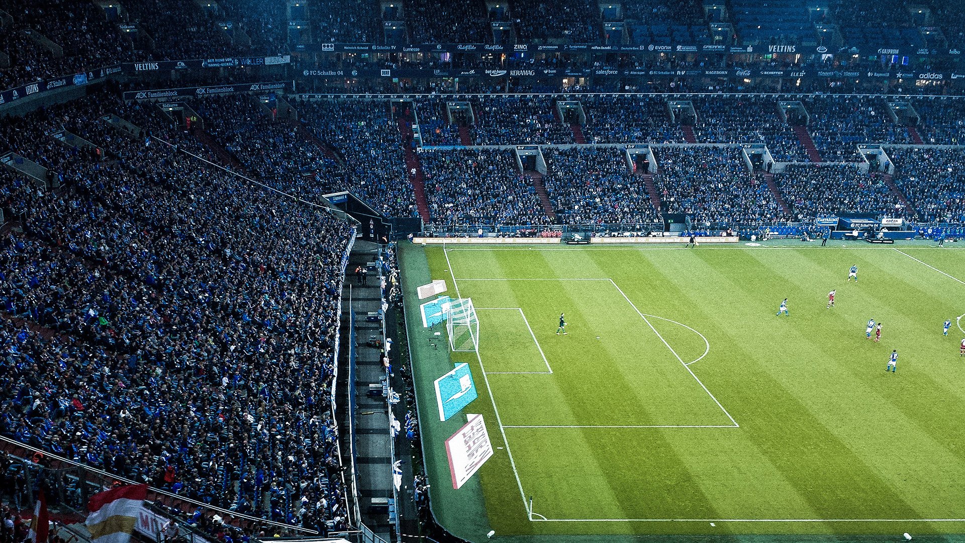 边锋倒三角传球是否优于传统传中,倒三角传球射门