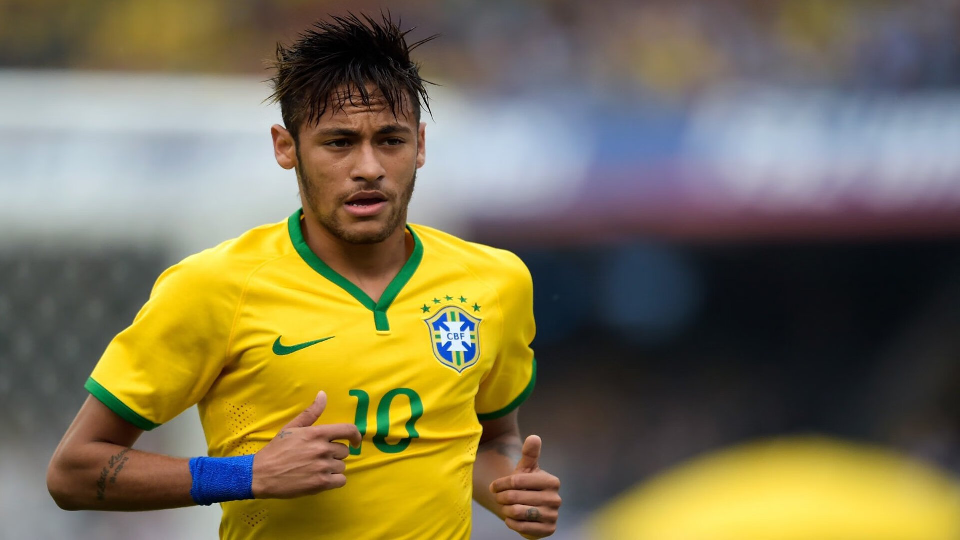 “华金·托比利亚的精准拦截与敏捷反应,带领阿根廷美洲狮队不断突破”