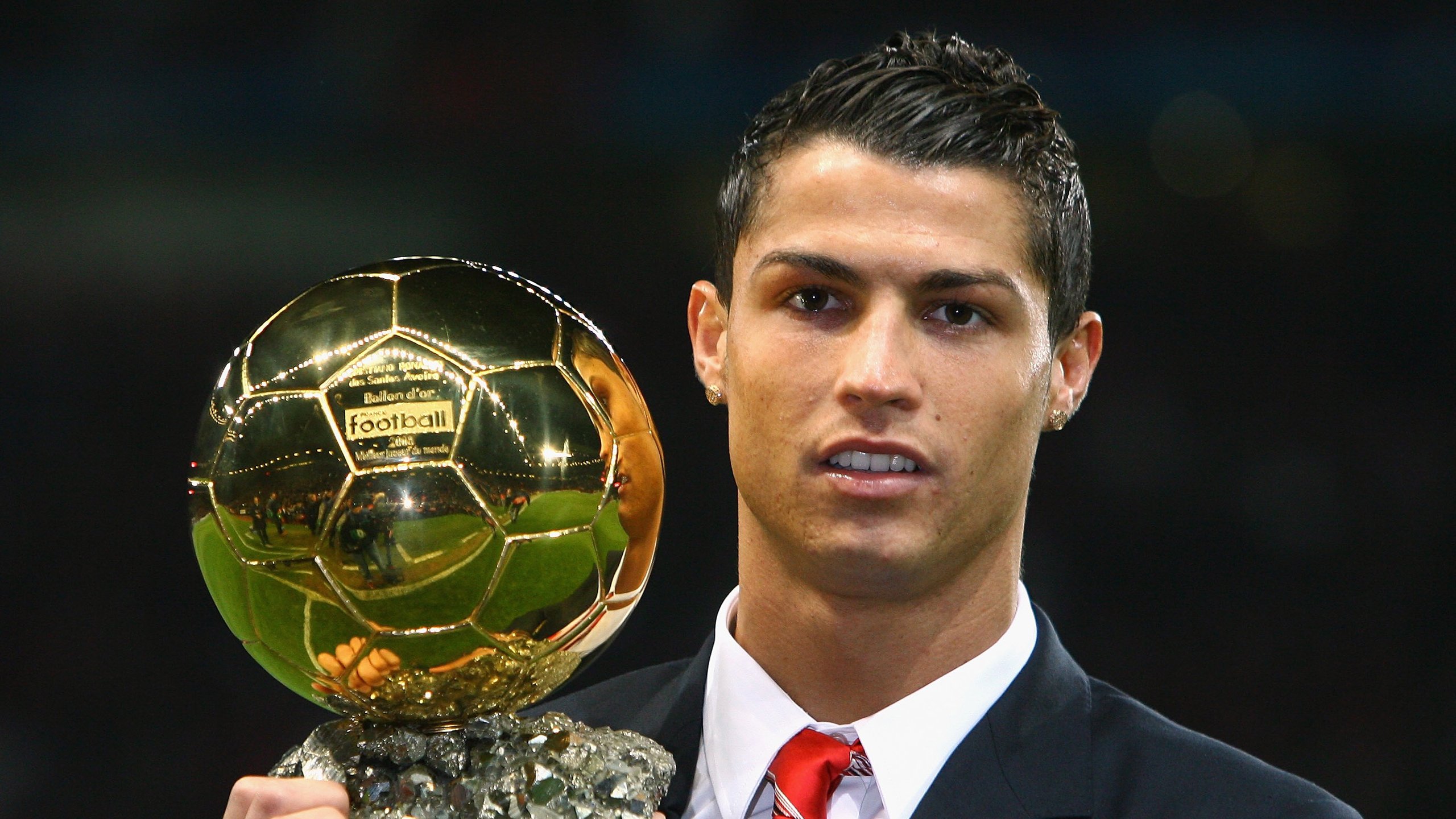 “法甲争冠激烈，压力之下豪门表现不俗”，法甲竞争激烈