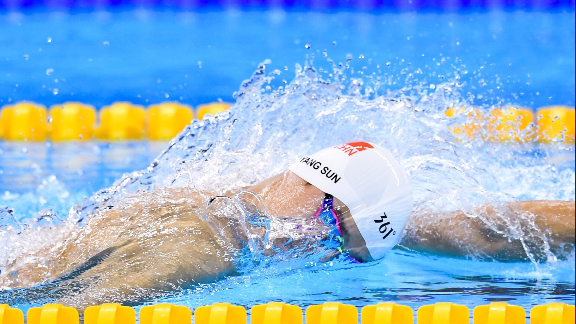 中国赛车手勇夺世界耐力赛冠军，刷新国内纪录，中国cec耐力赛